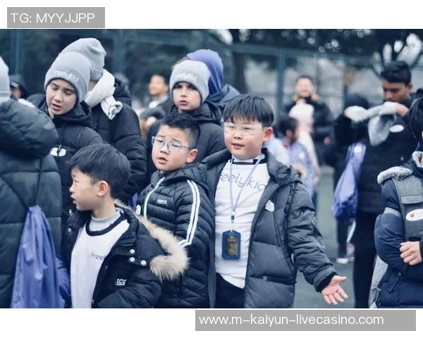 全面提升青少年足球技能的系统化训练方案与实施策略探讨 全面提升青少年足球技能的系统化训练方案与实施策略探讨