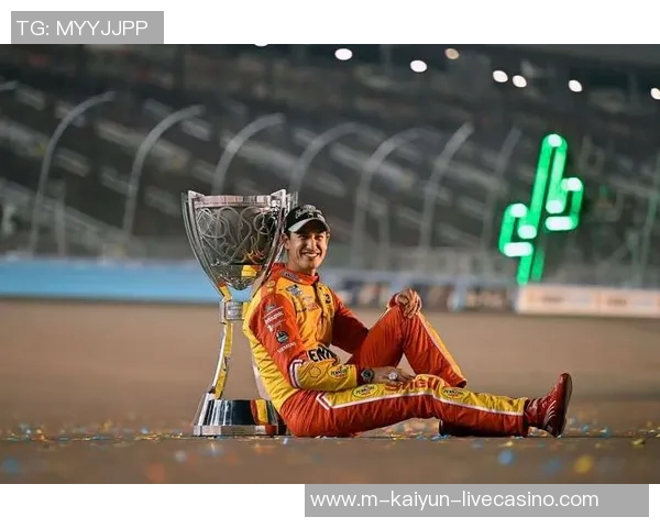 莱昂纳多足球运动员的辉煌历程与对足球的热爱之旅