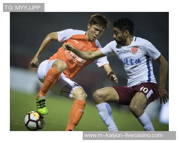 武汉足球卓尔奋勇争先展现拼搏精神助力城市足球崛起