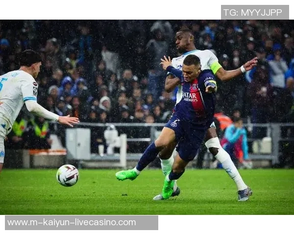 法甲精彩对决巴黎圣日耳曼主场迎战甘冈球队挑战之夜 法甲精彩对决巴黎圣日耳曼主场迎战甘冈球队挑战之夜